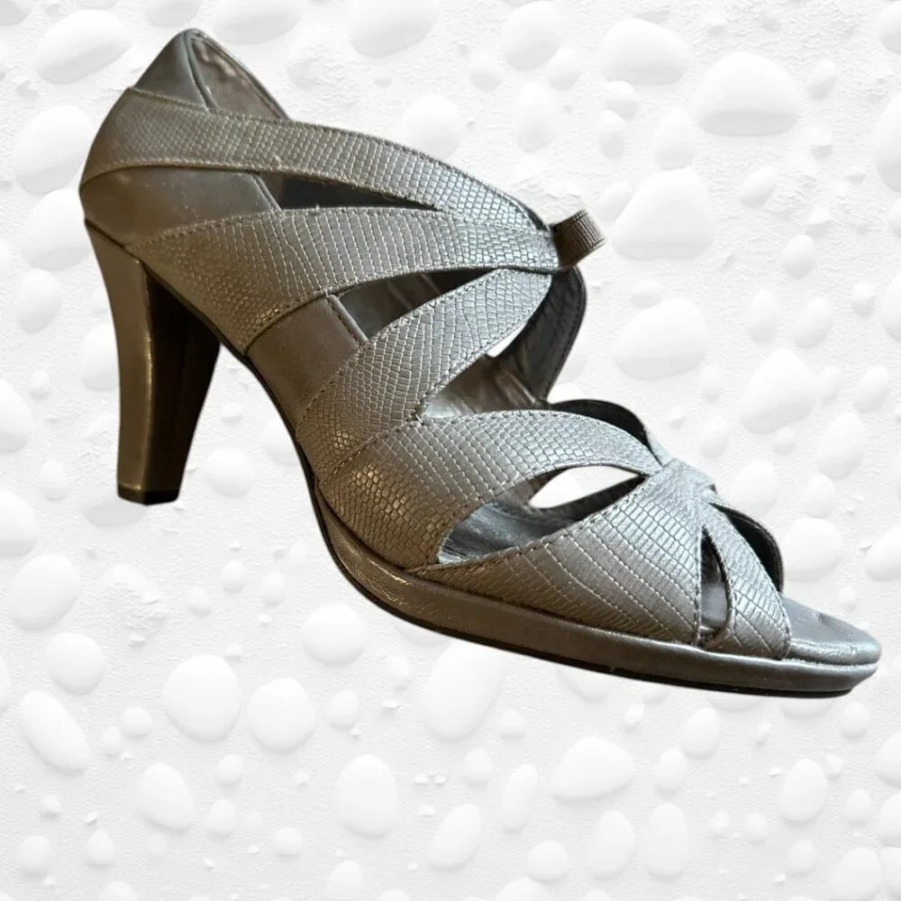 👠 Chic Grey Leather Heels by Naturalizer – Like New!  Size 8👠 - Picture 4 of 10